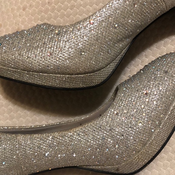 Heels - Picture 2 of 3